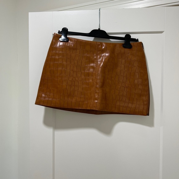 H&M Tan Croc-Embossed Mini Skirt - Picture 3 of 5